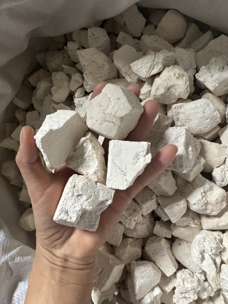云南精品茯苓块大量有货规格齐全，价格真实，欢迎电联咨询