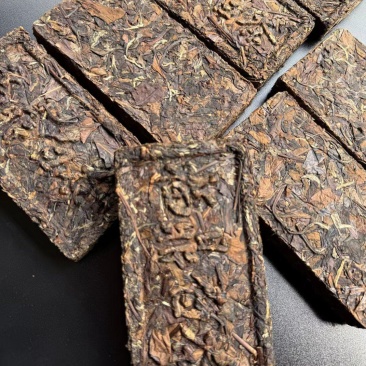 2018福鼎白茶字半斤寿眉茶砖，口感醇厚浓稠回甘好，枣香