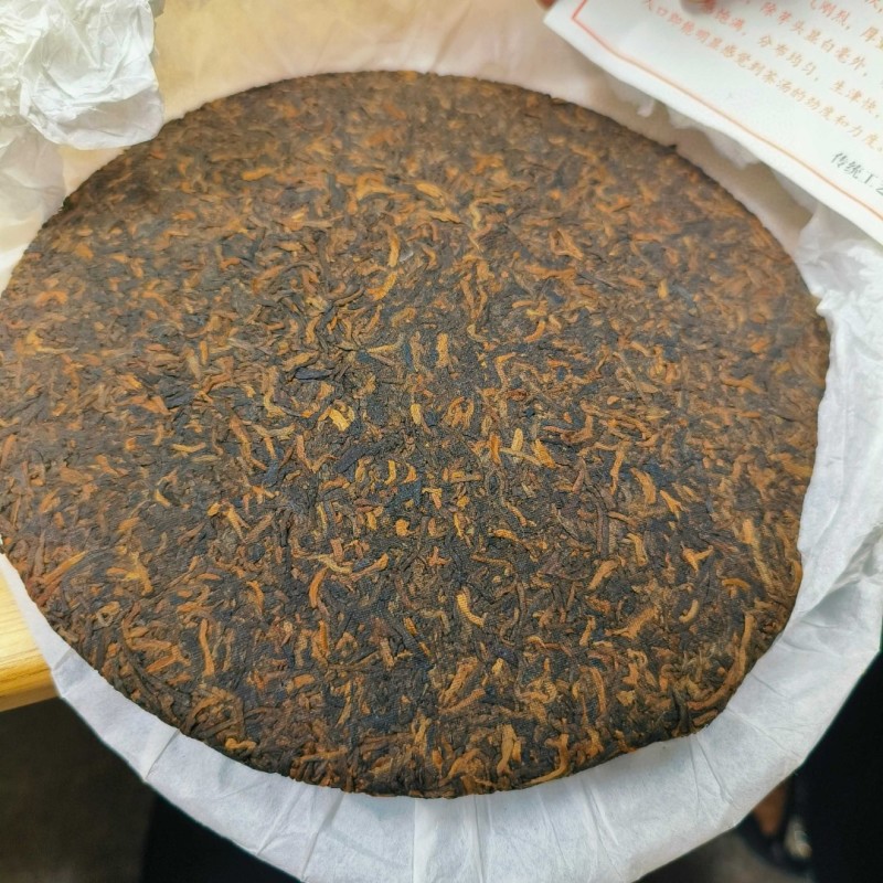 （高端实木）班章老茶宫廷金芽古树普洱茶勐海熟普熟茶饼老茶