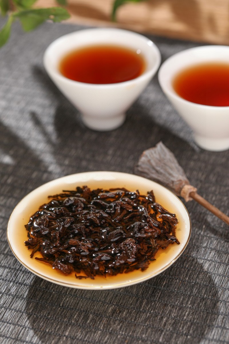 （高端实木）班章老茶宫廷金芽古树普洱茶勐海熟普熟茶饼老茶