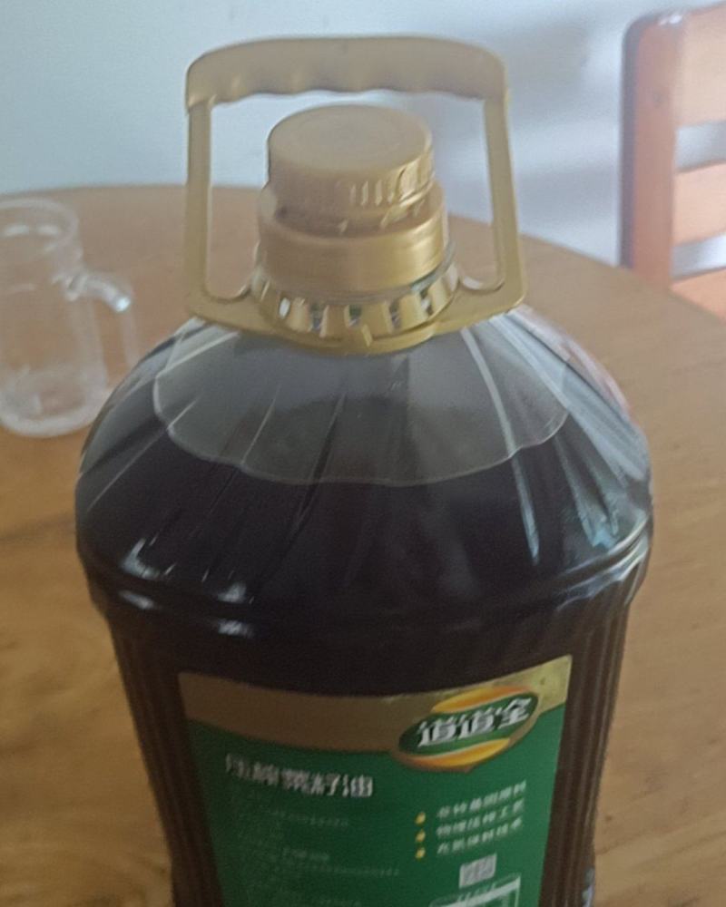 家乡自己种的油菜炸出的纯菜油。***没有放任何东西放心购