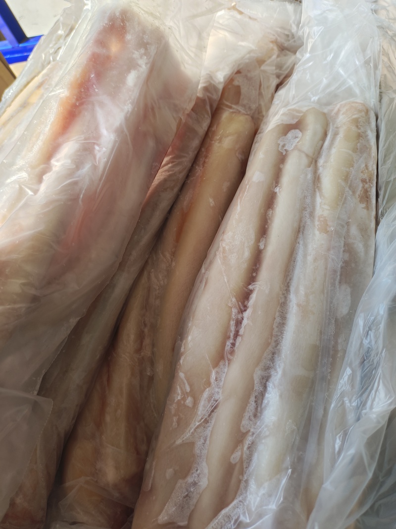 牛鞭，精修无油去鞭根，颜色新鲜，货干无冰水，熟食出成率高