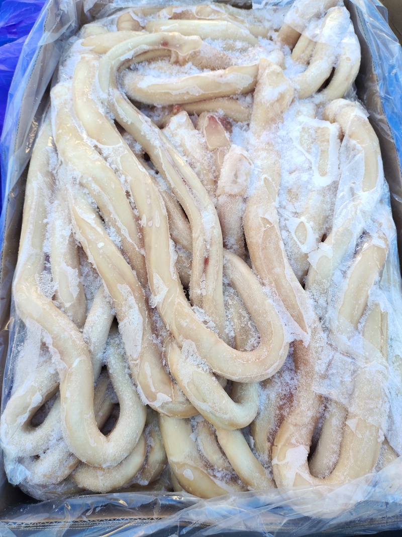 牛鞭，精修无油去鞭根，颜色新鲜，货干无冰水，熟食出成率高