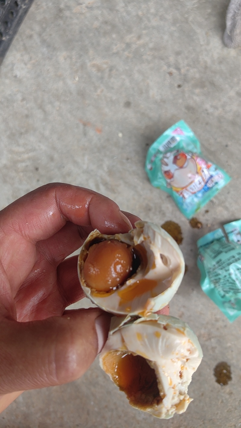 破壳咸鸭蛋，麻壳皮蛋，电商，团购，赶集地摊，次品蛋处理