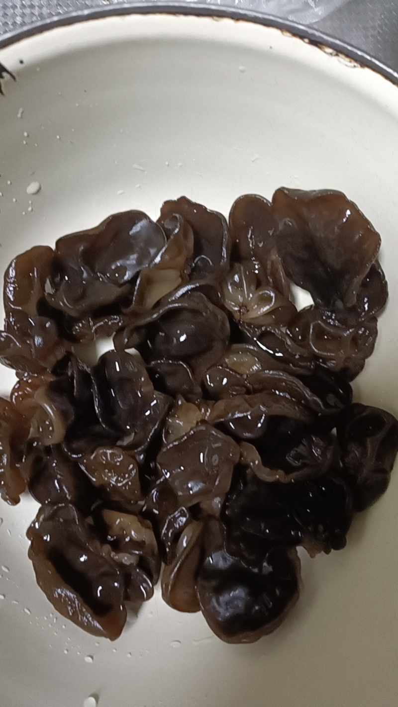 优质黑木耳，大量有货，产地一手货源，欢迎合作
