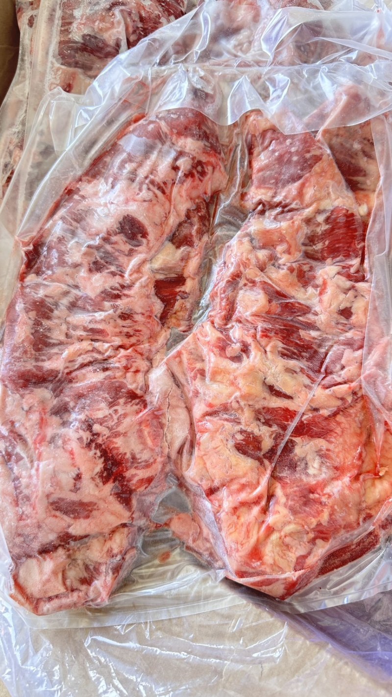 谷饲纯干牛群肉花纹饱满烧烤店使用纯干牛群肉哦单片包装