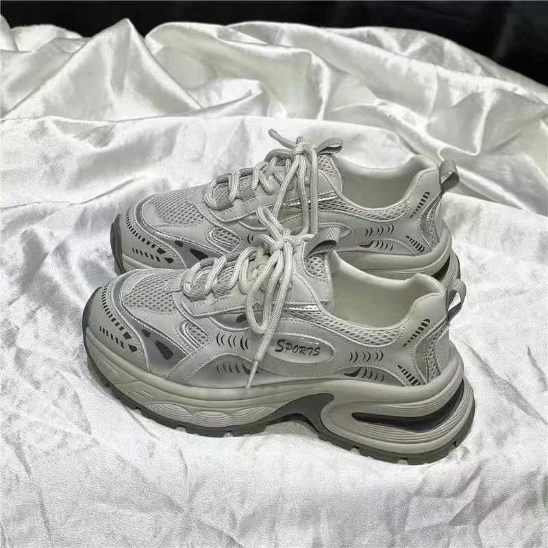实体店下架鞋子