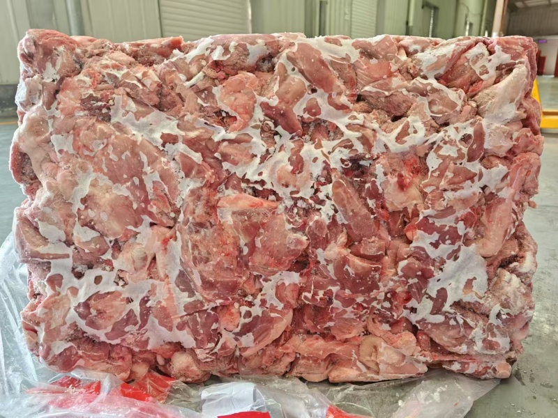 肥猪精碎肉25-5月份生产新货带点瘀血，临沂提