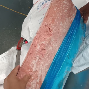 鸡肉泥鸡脖泥价格低廉质量好，冷冻直发