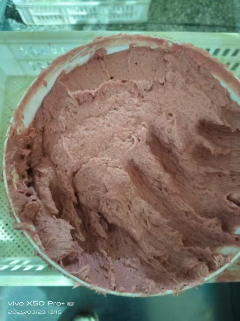 鸡肉泥鸡脖泥价格低廉质量好，冷冻直发