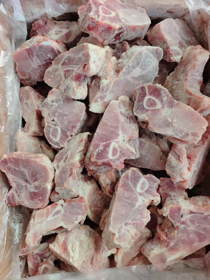 多肉骨块，带肉率高，颜色鲜亮，适合酱骨头店，烧烤店