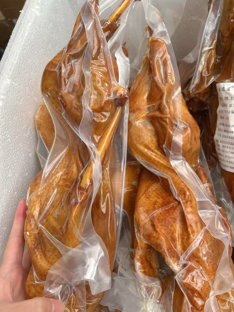 卤味熟食卤鹅荣昌卤鹅全熟卤鹅真空包装开袋即食商用