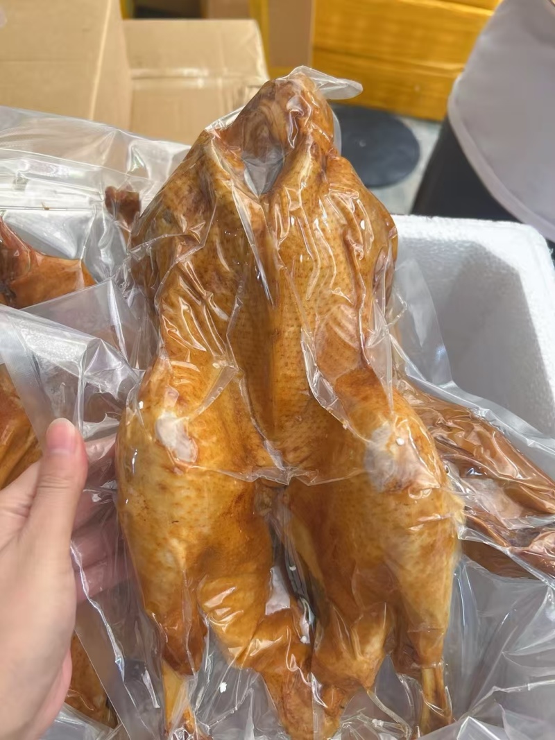 卤味熟食卤鹅荣昌卤鹅全熟卤鹅真空包装开袋即食商用