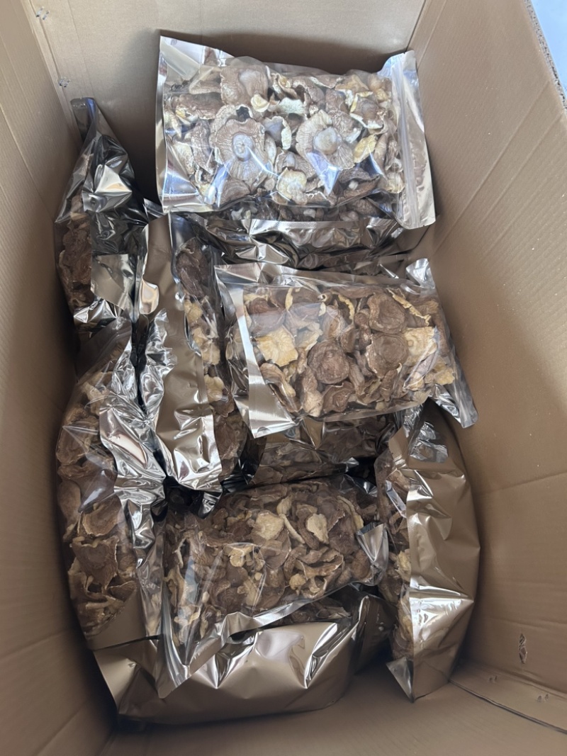 有机椴木香菇囗感好产地直销保质保量欢迎选购