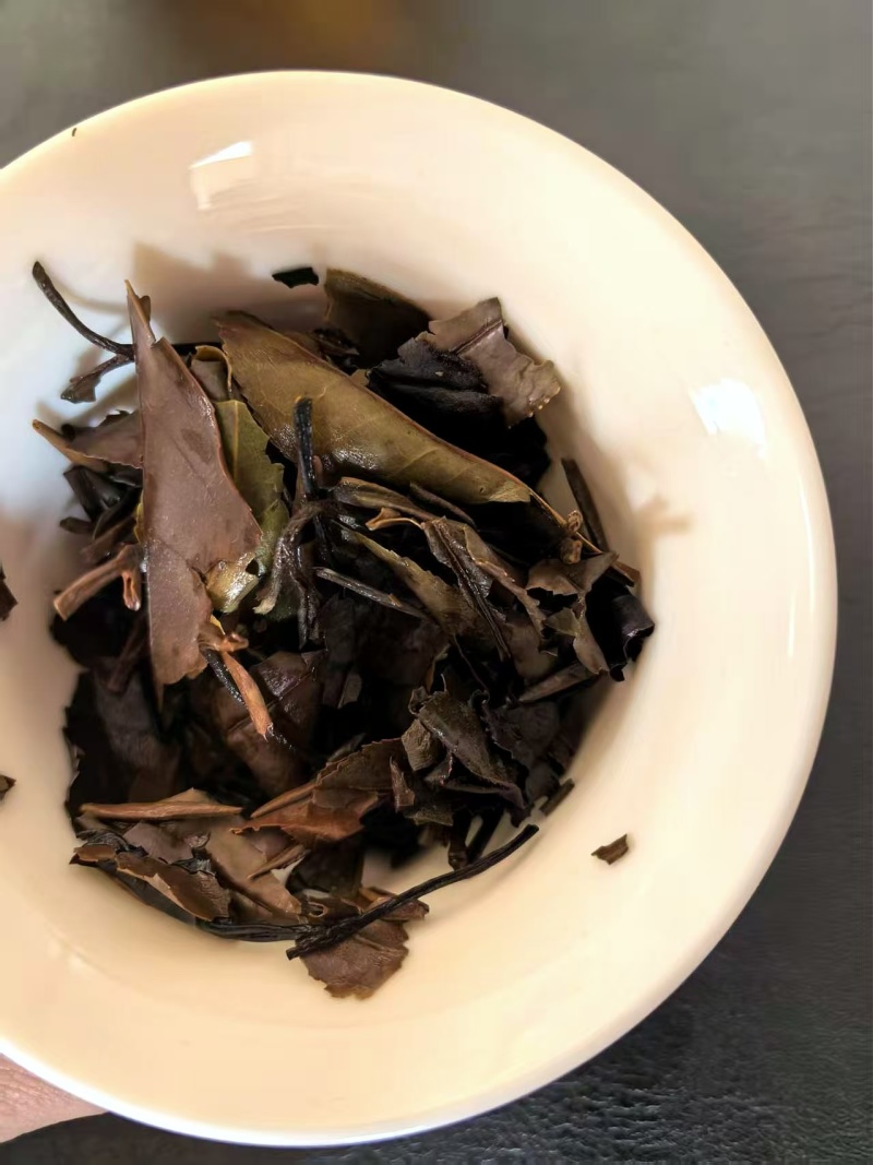 高山茶入口清香，回味甘甜