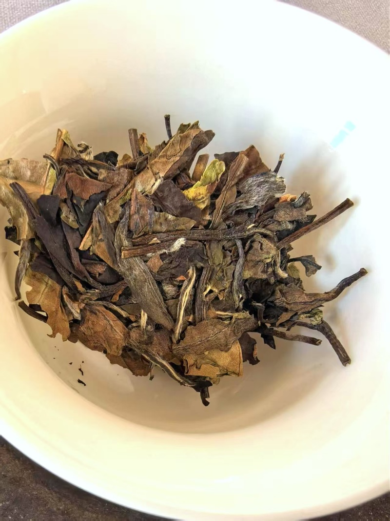 高山茶入口清香，回味甘甜