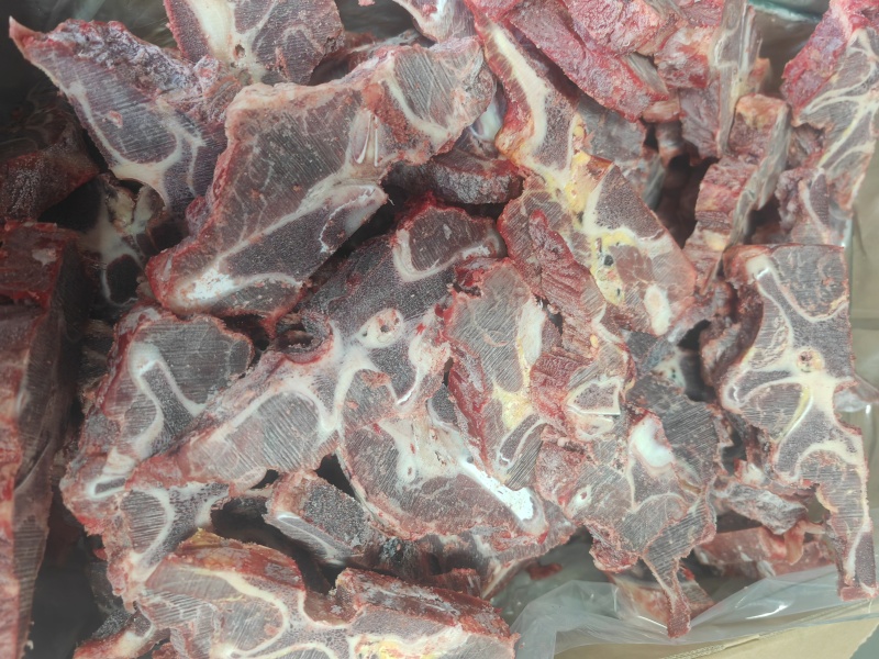 满肉牛脖骨，适合酱大骨自助，可以定制尺寸加工