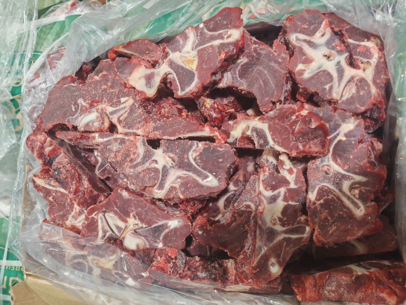 满肉牛脖骨，适合酱大骨自助，可以定制尺寸加工
