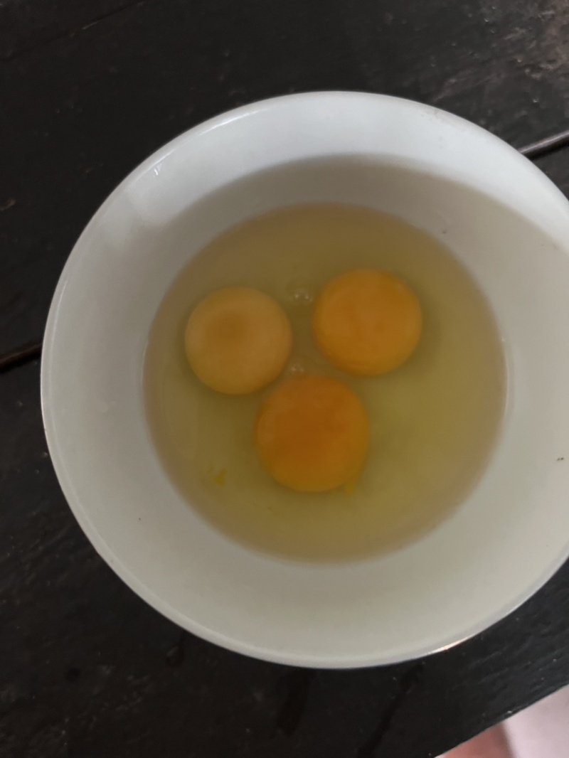 新鲜土鸡蛋需要的可以联系，现在还有现货