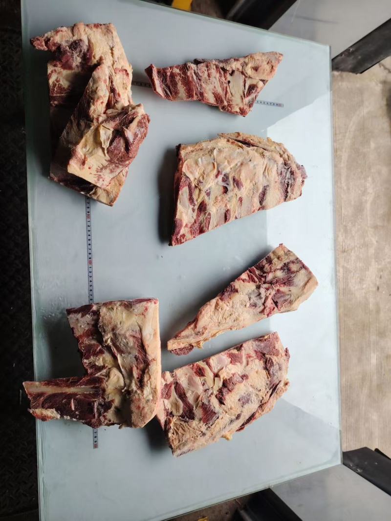 18厂牛胸骨，21吨，上海提14300