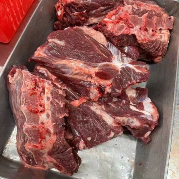 满肉颈骨