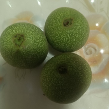 青皮礼品核桃。