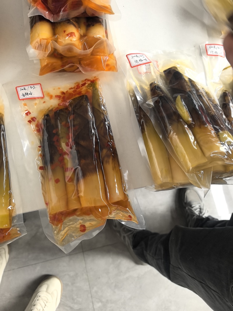 手剥笋，香辣味，泡椒味，老汤味，可以调配各地方口味