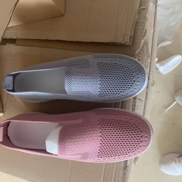 女飞织。全码400双