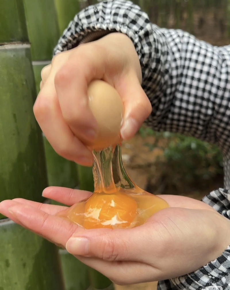 新鲜土鸡蛋一箱360枚，12托需要的老板联系还有现货