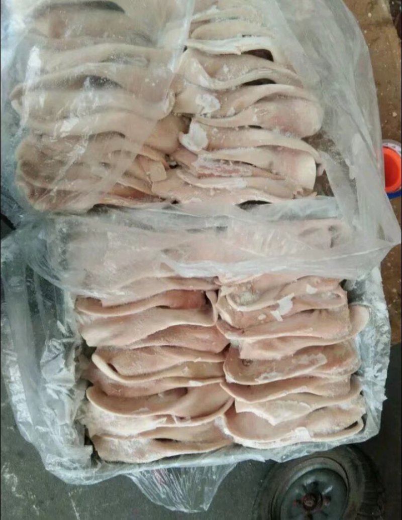 精品猪蹄，工厂直发，规格型号齐全，当年新货