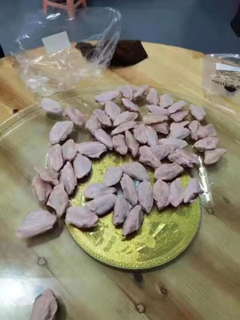精品鸡中翅，工厂直发，干净无调理，当年新货