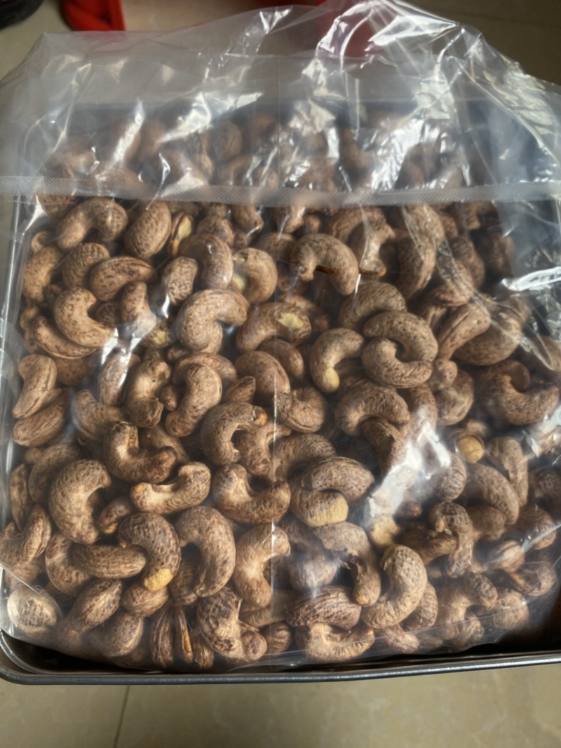 越南腰果原料批发腰果原料带皮炭烧盐焗大腰果休闲零食