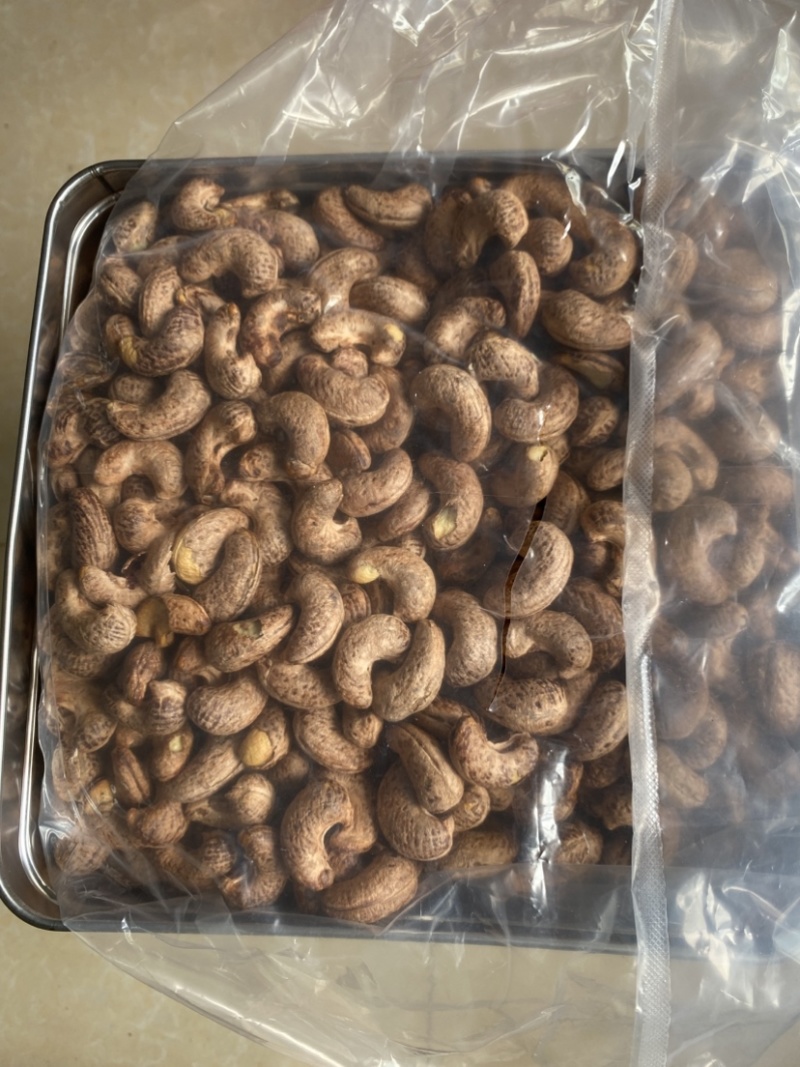 越南腰果原料批发腰果原料带皮炭烧盐焗大腰果休闲零食
