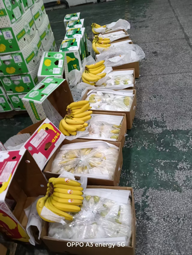 云南香蕉，对接商超，市场，薄皮一整箱批发大果精选甜