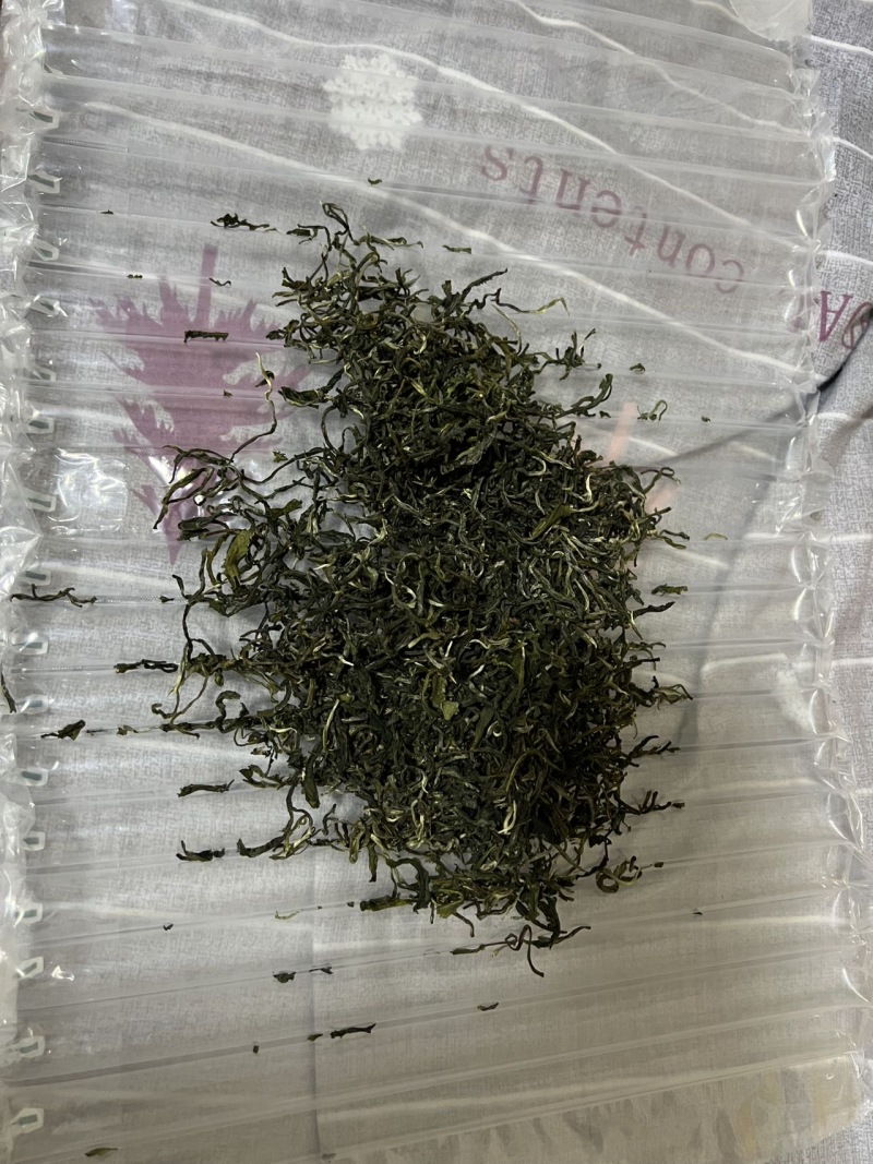 自家茶园高山茶，纯手工，干净卫生全生态，不撒农药不施肥