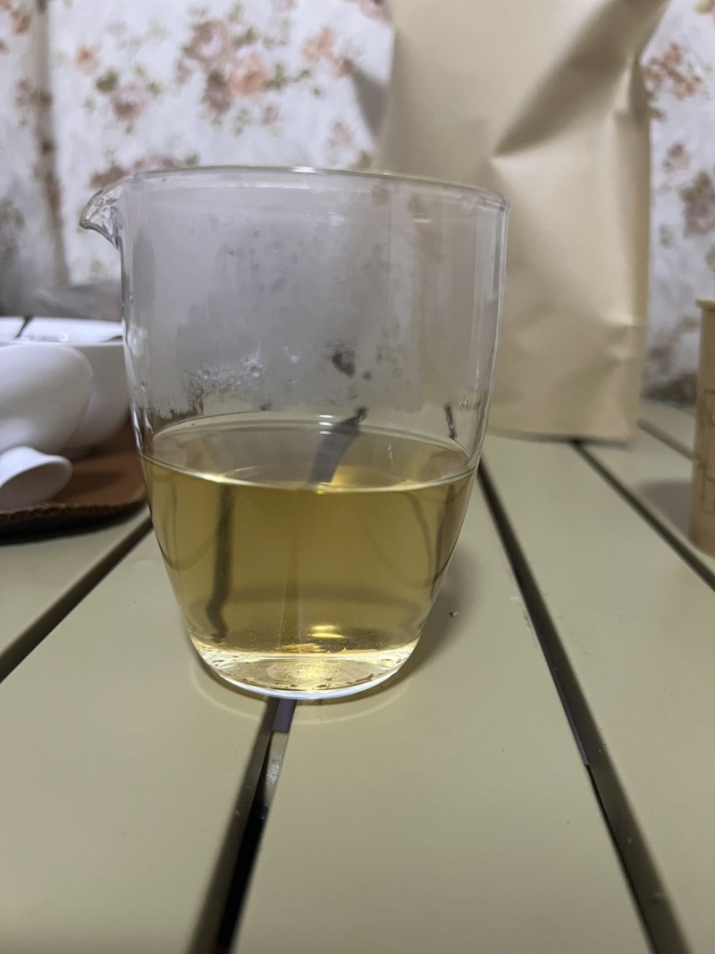 自家茶园高山茶，纯手工，干净卫生全生态，不撒农药不施肥