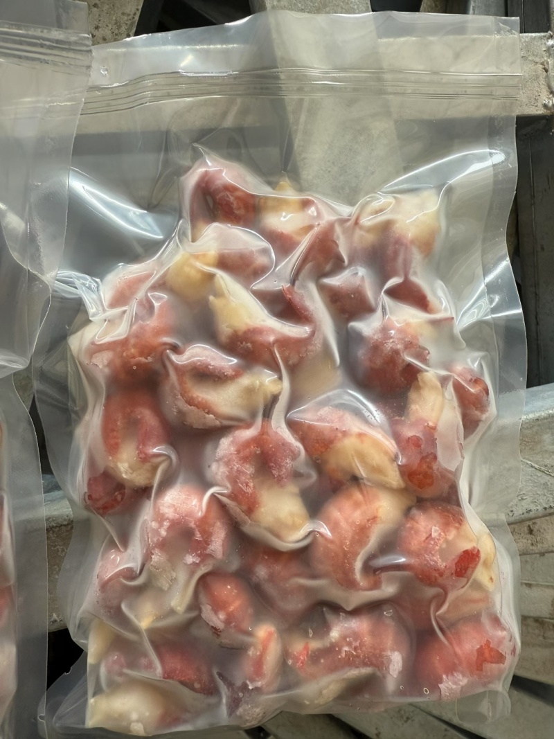 小包装龙虾尾每袋净重500克，每件20包