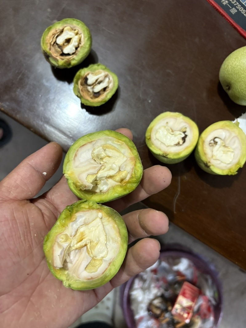 青皮核桃，价格便宜果仁饱满