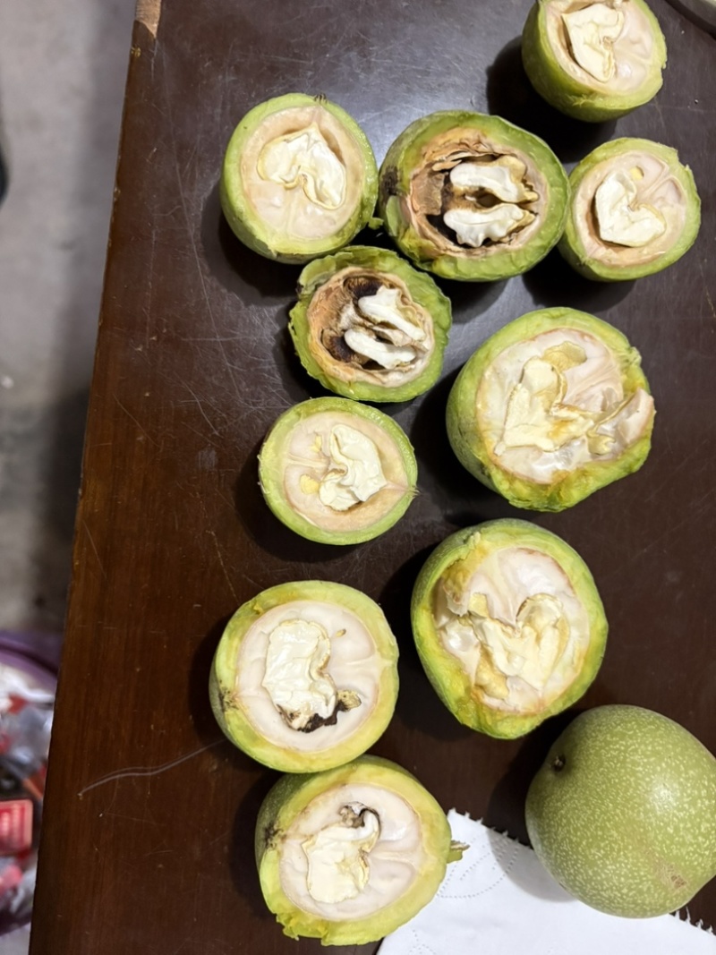 青皮核桃，价格便宜果仁饱满
