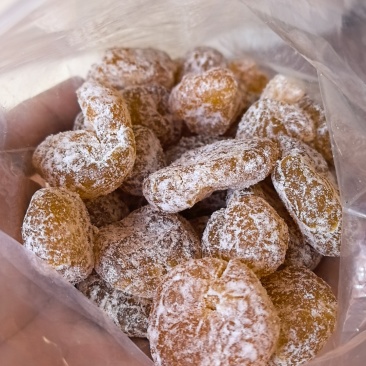 盐津李饼工厂直批李子干甘草李饼