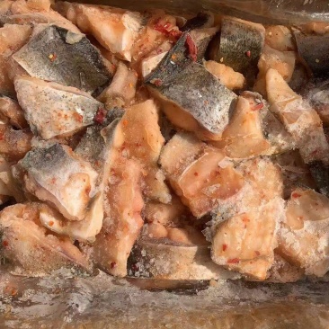 鲢鱼块（辣和不辣两种口味规格：20斤一件