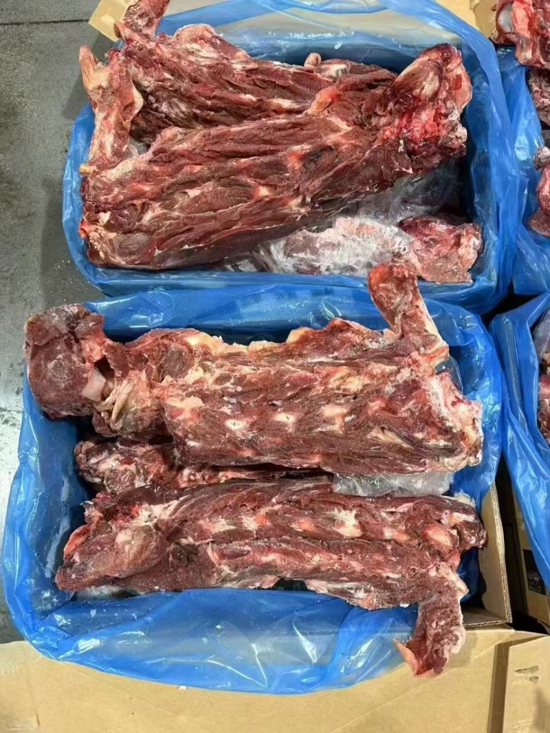 满肉牛脖骨十块钱一斤