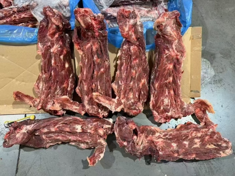 满肉牛脖骨十块钱一斤