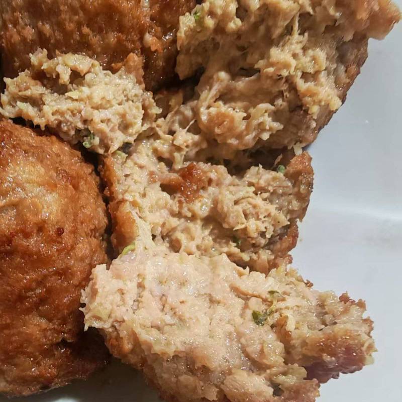 狮子头，单个重量200克实拍品尝，肉质劲道，有肉粒感