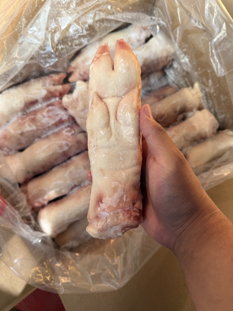 次一级带筋前蹄规格：10kg22个左右猪
