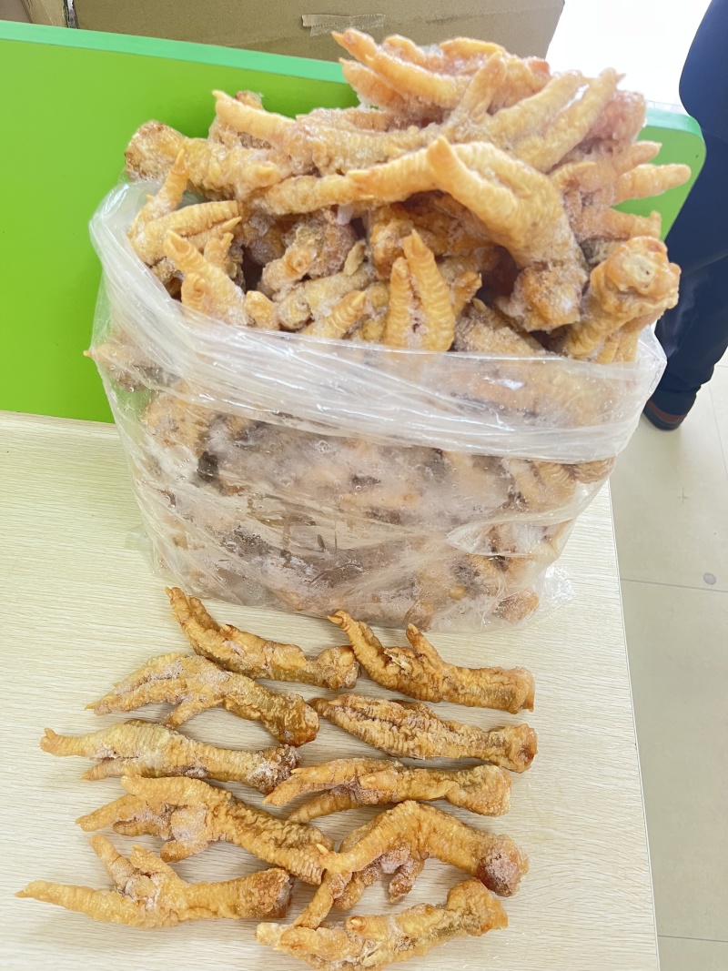 虎皮鸡爪，一仲起发，量大从优，欢迎光临！