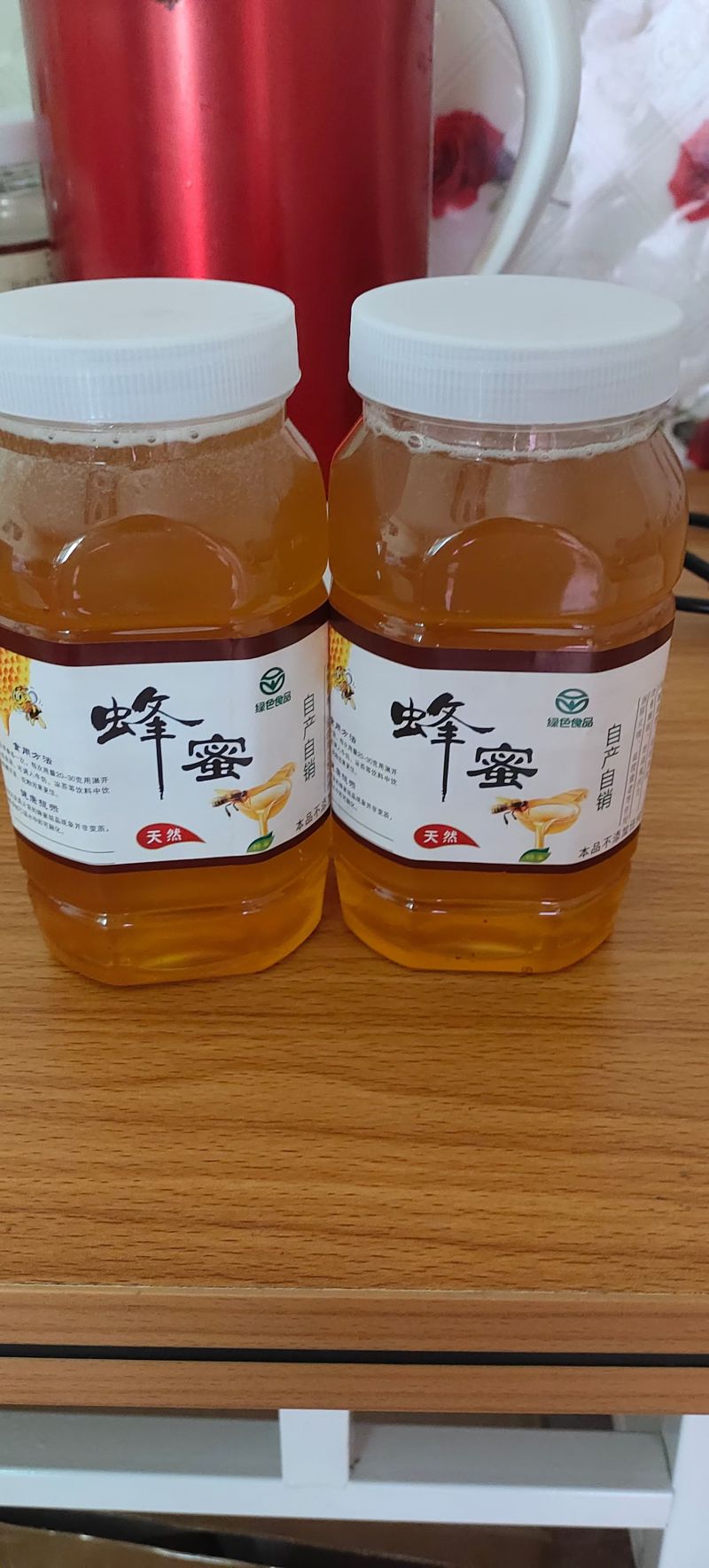自家的蜂蜜，源源不断的自然之味。每一滴都饱含大自然的精华