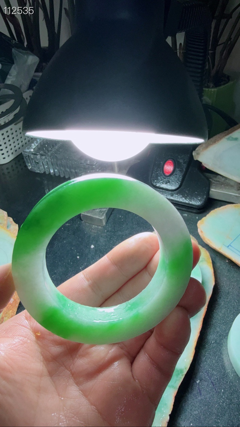 翡翠手镯料