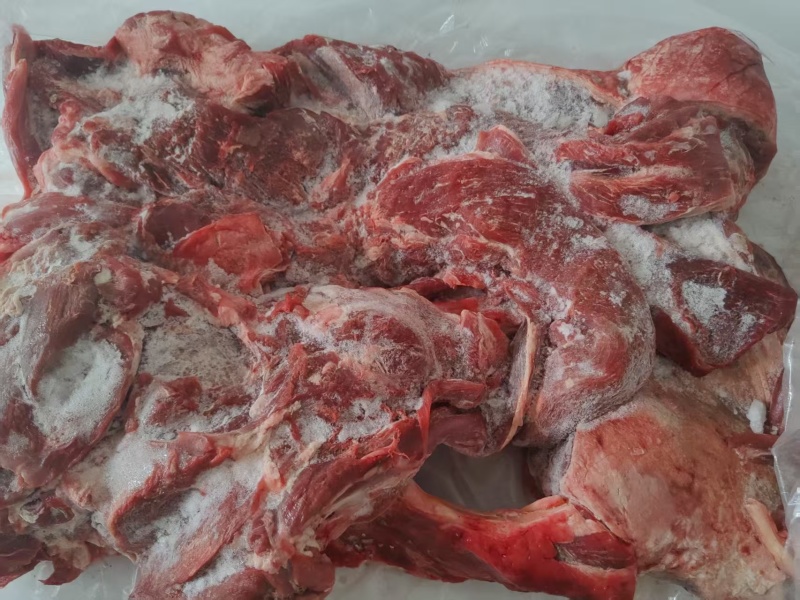 板冻羊肉，精修去油全羊肉，带后腿带里脊。纯干不调理。