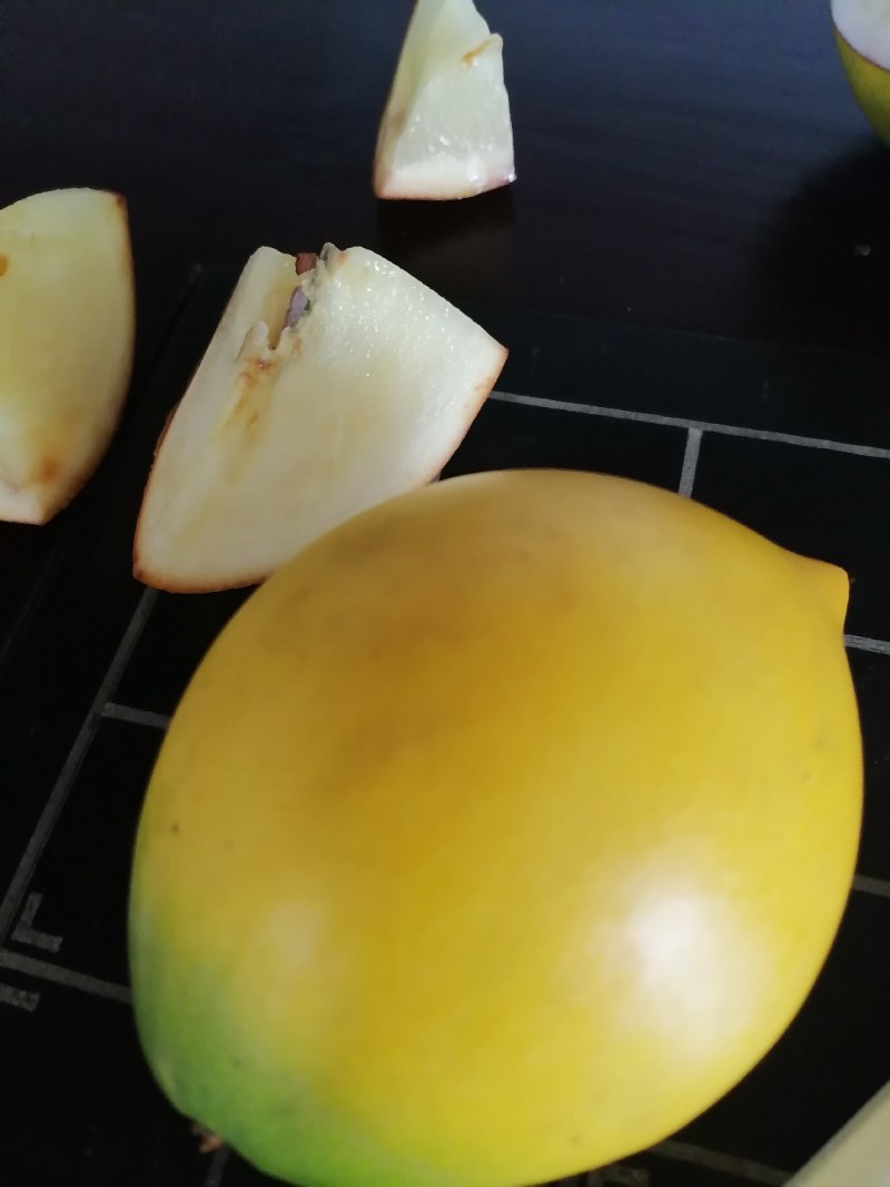 黄晶果